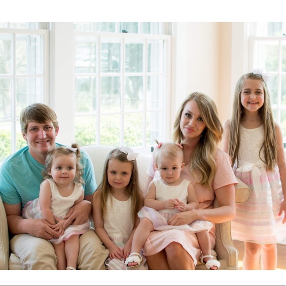 Meet your Posher, Jillian - Picture 2 of 4